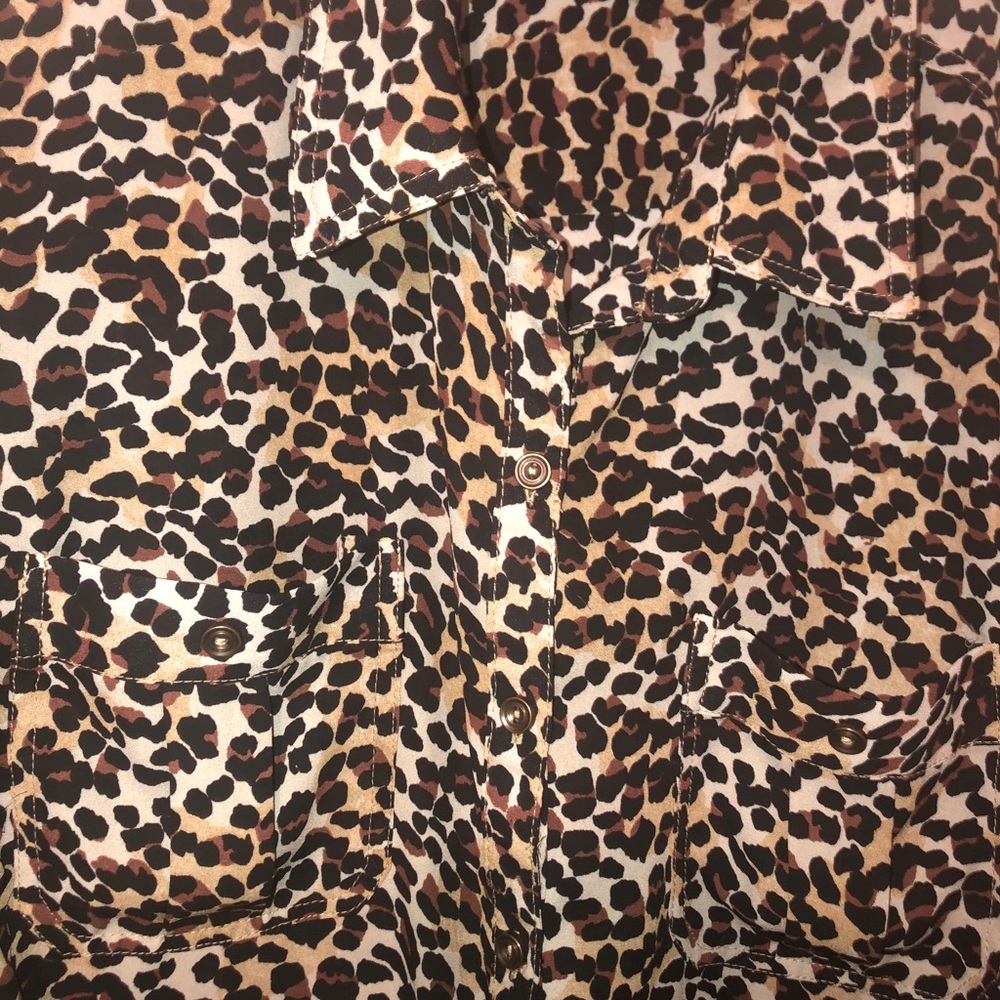 3 for $20 & 15%-Woman’s leopard print blouse - Picture 3 of 6